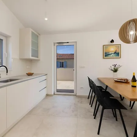 Divina וילה Milohnici