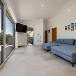 Divina Villa *