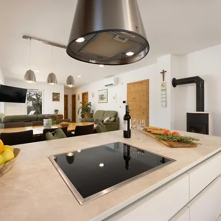 Willa Divina Milohnici