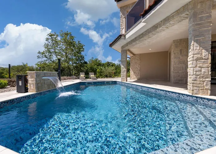 فيلة Divina Milohnici