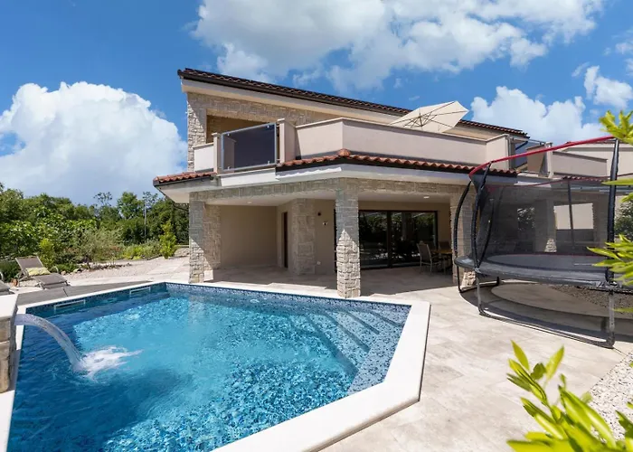 Divina فيلة Milohnici